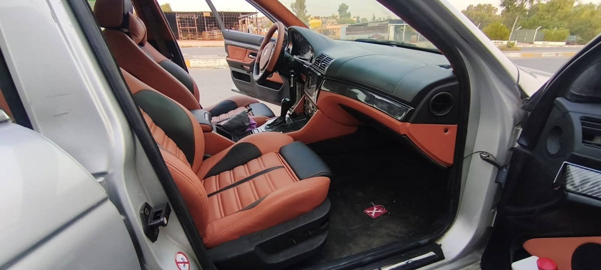 @تم تغليف BMW E39  
وتم تغيير الون وحسب طلب الزبون من رصاصي إلى مشمشي والسقف كنتارى.
والتصميم شغل ايدي .
دوشمة سعد البدراني.
العنوان موصل حي عدن سايدين التنانير مقابل مولدة أية الرحمن.
*********** 
وات ساب ***********.
