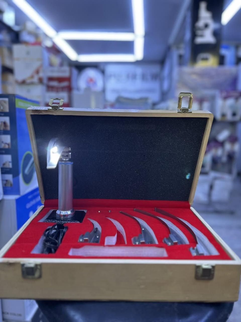✨ وصول جديد ✨

يتوفر الآن Laryngoscope Set كامل بجودة عالية، مناسب للمستشفيات والعيادات والطوارئ.

🔹 طقم كامل مع عدة أحجام من الـ Blades
🔹 إضاءة قوية وواضحة أثناء الفحص أو التنبيب
🔹 خامة طبية متينة قابلة للتعقيم
🔹 يعمل بنظام الشحن (Rechargeable) 🔋
🔹 مناسب لأقسام الطوارئ والتخدير

📦 الكمية محدودة

📍 متوفر الآن في مكتب سما الطب
باب المعظم – مقابل دائرة صحة بغداد الرصافة

📞 للاستفسار والطلب:
***********
***********

📩 المراسلة متوفرة عبر الخا
