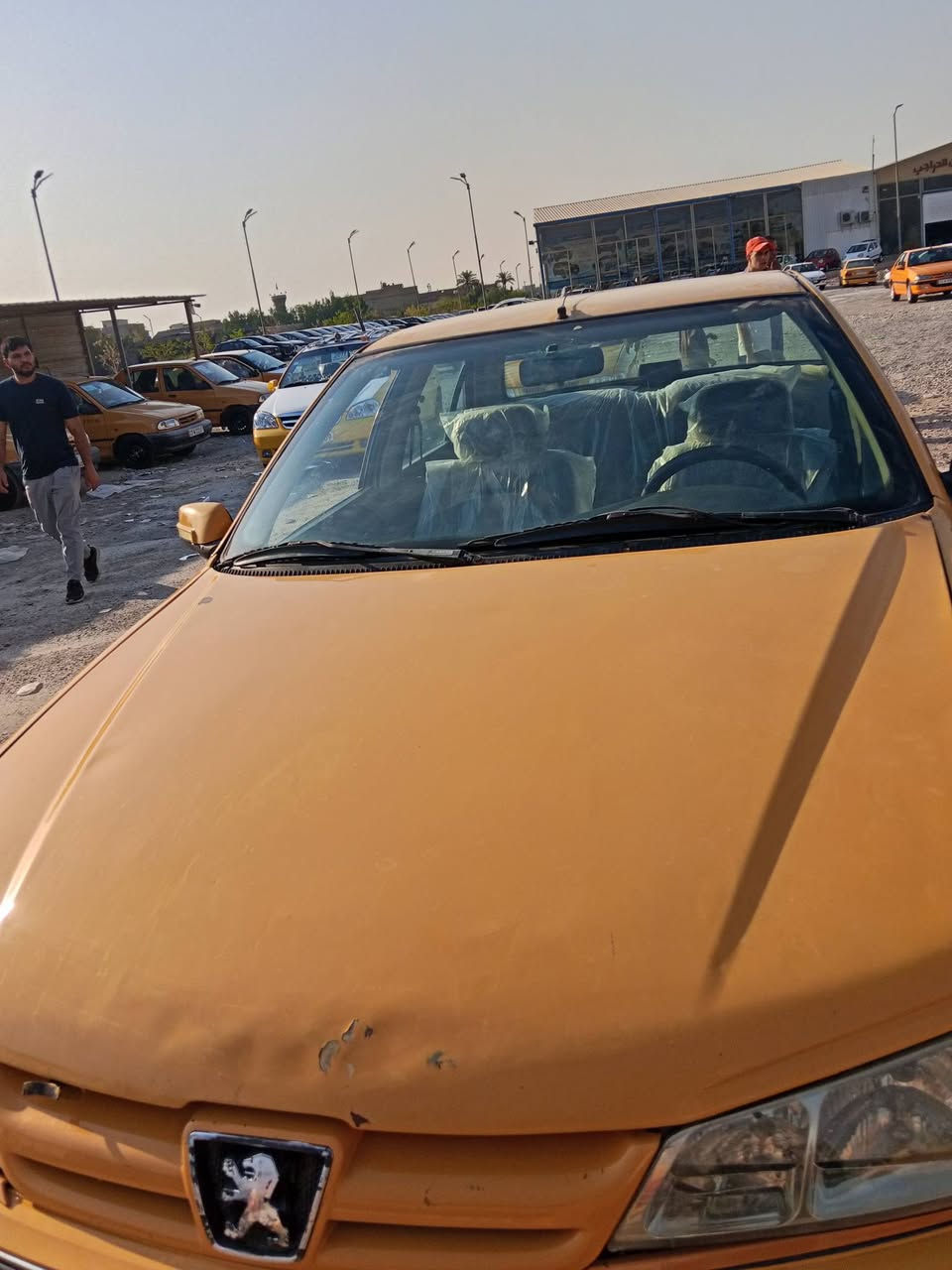 بارص 15 سياره حلوه بيها جاملغ العبري مبدل والبنيد بي صبغ وبيها الروله مال كبريسر لطشت السياره سنويتها راح تنتهي يوم 13/9 مكينتها تخبل خير من الله كلج جديد سعر 35 وبيها مجال مكاني بغداد مشتل قرب مجلس البلدي رقم ***********
