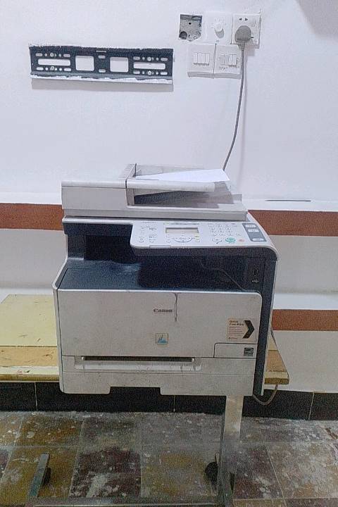 طابعه كانون اللبيع
(Color Laser Multi-Function Printer). تعتمد على تقنية الليزر وتستخدم خراطيش الحبر الجاف سنة الإصدار 2011  الوظائف والخصائص:متعددة الاستخدامات: تدعم الطباعة، والنسخ (التصوير)، والمسح الضوئي (الشدّ أو الـ Scan)، وإرسال الفاكس.الاتصال اللاسلكي: تحتوي على تقنية Wi-Fi مما يتيح لك ربطها بالشبكة والطباعة مباشرة من الحاسوب أو الهاتف دون الحاجة لأسلاك.منفذ USB: تدعم الطباعة أو المسح الضوئي المباشر باستخدام الفلاش ميموري 