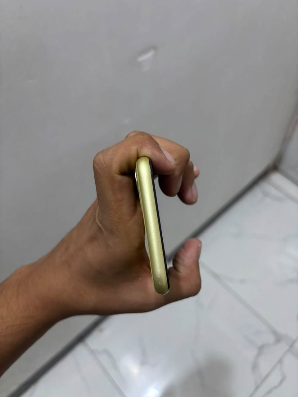 للبيع ١١عادي
مستبدل بطاريه زائد شاشه وكلاه
ذاكره ٦٤
***********
