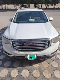 GMC اكاديا 2019 دنلي اعلى مواصفات ويلات 20 لون ابيض السياره ماشية 76 ا...