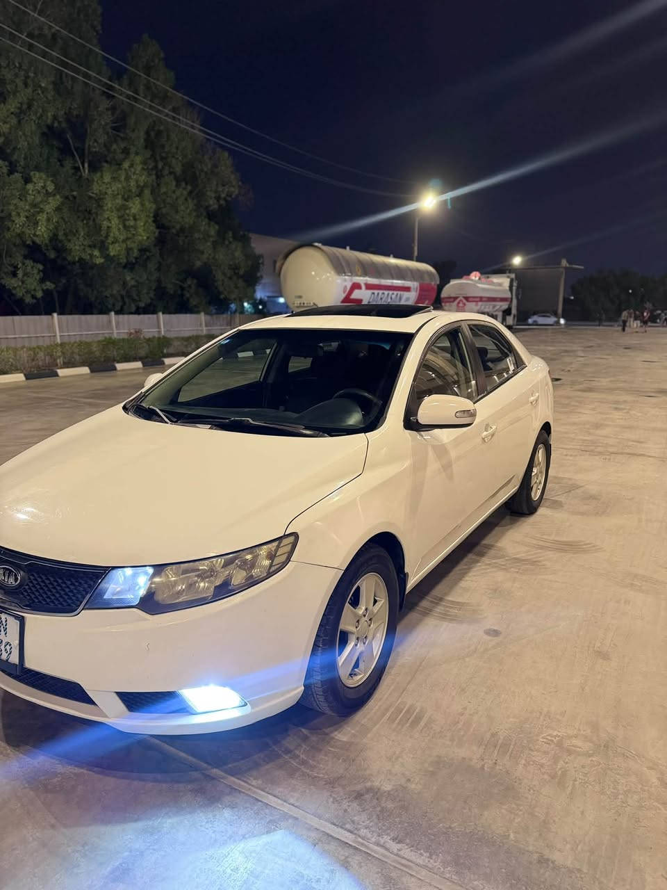 السلام عليكم
🚘 سيراتو خليجي 

المواصفات :

📍 رقم بغداد نكليزي — هزتها جديدة

🔹 محرك 1600

🔹 5 ويل كب

🔹 محرك وكير كفالة

🔹 إشارات بالمراية

🔹 شاشة تدعم Apple CarPlay

🔹 كاميرا خلفية

🔹 تخم تاير صدر كله جديد

🔹 السيارة كلها جاهزة ونظيفة

🔹 تبريد بيانو 

(بيها نصف جاملغ صبغ)

📞 للاستفسار والتفاصيل :*********** 

بغداد حي الاعلام
