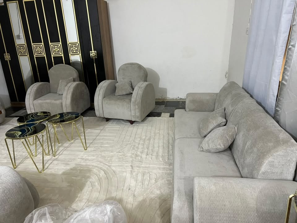 تخم باندا جديد غير مستعمل عشر مقاعد
السعر شامل التوصيل 300 ألف 
الرقم للأستفسار: ***********
