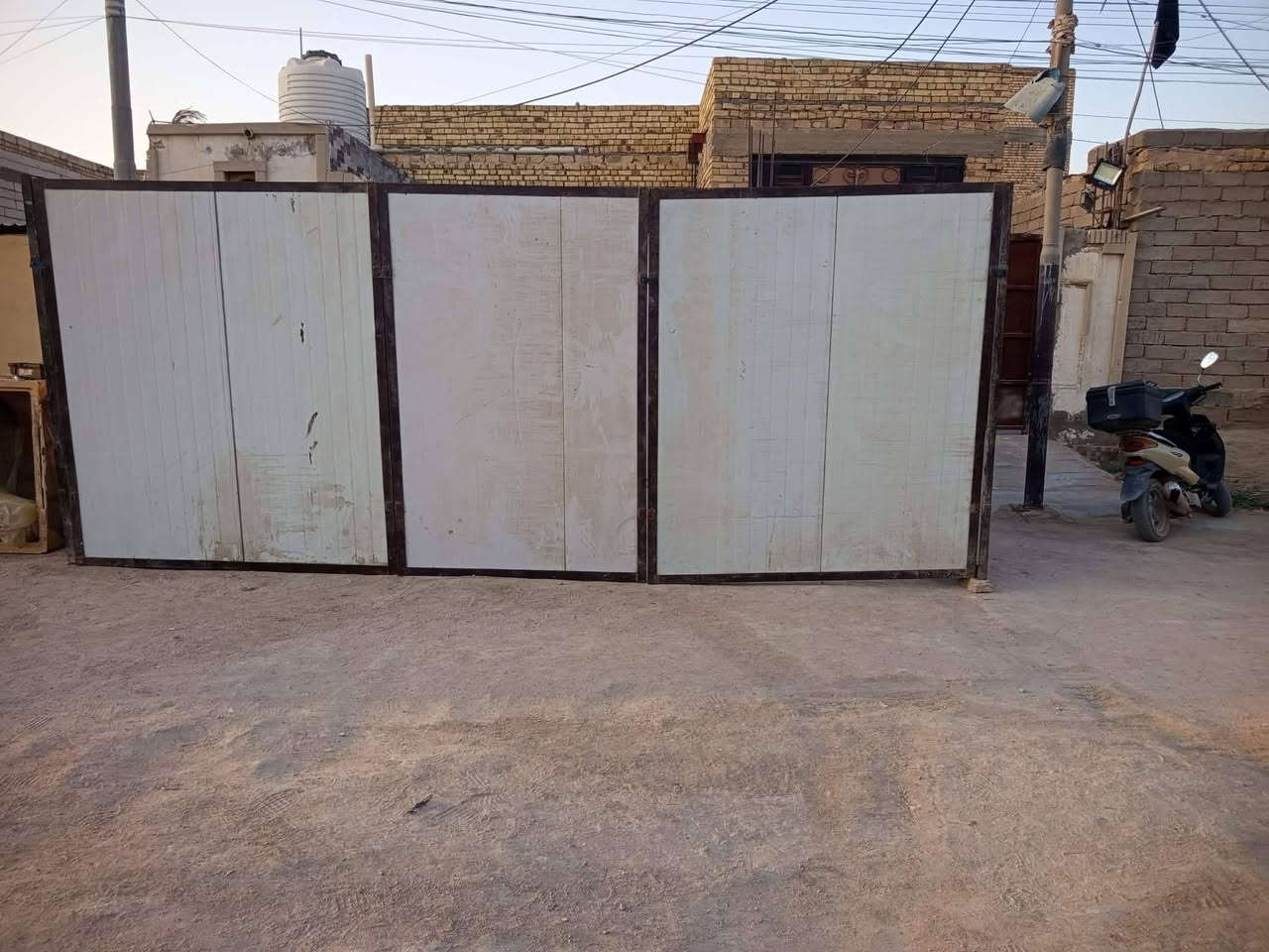 كرفان للبيع
قياس ٣ في ٥ونص
بدون ارظيه
 ناصرية  سوك الشيوخ
***********
