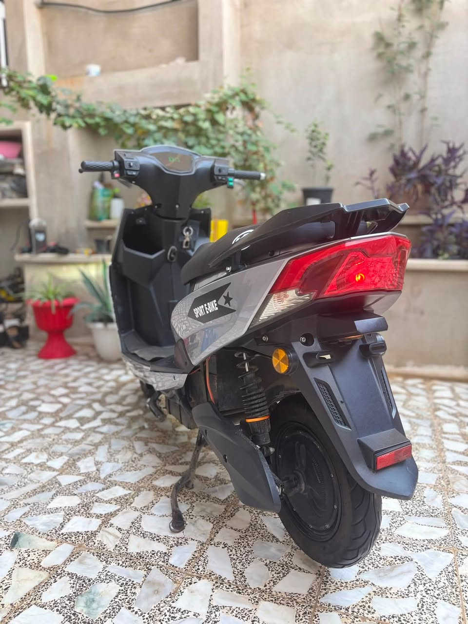 سكنس 6 بطاريات مسطره اكبر شي ب السوك
ملف عقل بطاريات شرط الفحص 

يمشي مسافه 40-55 كيلو 

سويج + بصمه تشغل عن بعد مانع سرقه قفل ستيرن 

اشاير يمنه يسره لايت عالي ناصي رماشي هورن

نضام بك كلو شغال مابي اي نقص 

السعر 460 بي مجال 

العنوان موصل حي الحدباء

***********

***********
