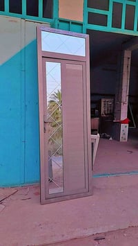باب المنيوم