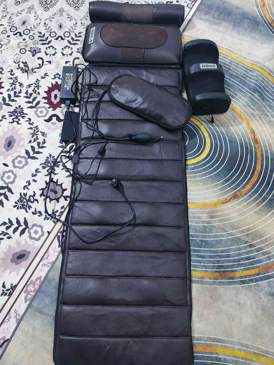 جهاز تدليك سريري متعددة الاستخدام للجسم الكامل للبيع وبسعر 65الف بيع مستعجل 
***********

نص مكتوب في الصور:
- Instagram
- rhafahmad2892
- 9/9
- 👑 فرشـة المساج المتكاملة 4 في 1 🥇
- ✨ دلل نفسك واستمتع بتجربة مساج احترافية تخلصك من التوتر والإرهاق بلمسة زر واحدة.
- ✨ مساج شامل: استرخاء كامل للرقبة، الظهر، والأقدام في وقت واحد.
- ✨ تدليك بالحرارة: لفك تشنج العضلات وتنشيط الدورة الدموية.
- ✨ تحكم سهل: جهاز تحكم بسيط لاختيار برامج المساج المفضلة لديك.