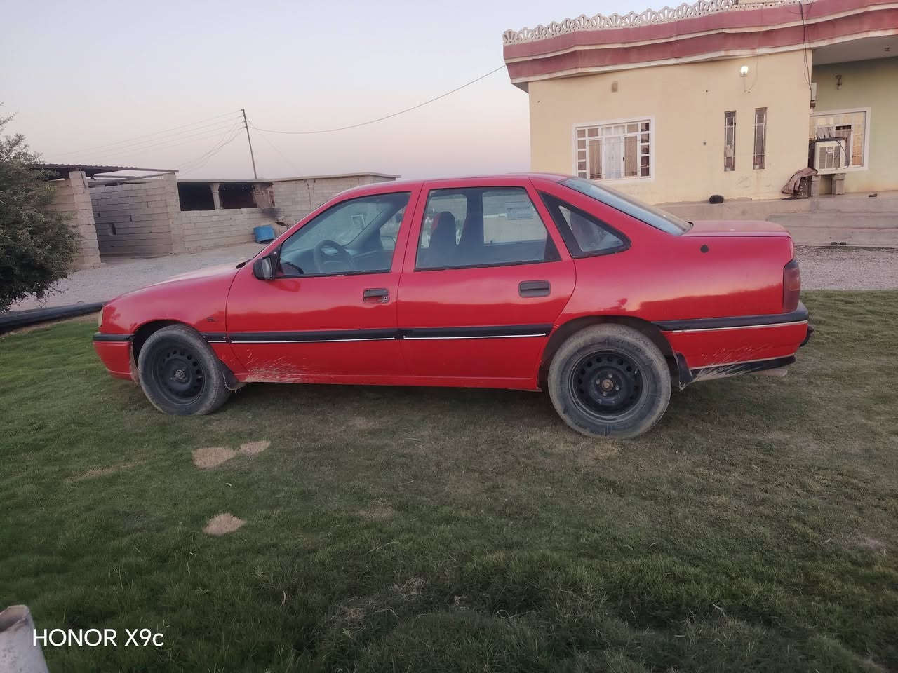سلام عليكم سياره البيع فكتره حجم 18 كير محرك كلو شرط تيرات اربعه جديد صدر جديد بتري جديد كهربايات كلهه شقاله محرك كرله وتماتيك سنويه عضم عاج مشروع وطني شرط التحويل السعر ٣٥ وبيه مجال العنوان كركوك الحويجه الاستفسار تصال على الرقم ***********

نص مكتوب في الصور:
- HONOR X9c