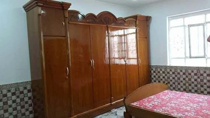 السلام عليكم هذا شغلي اني صباغ اخشاب وتصليح وسعار مناسبه كودن اكو ناس ماعدها  ودامن اساهل ويه ناس  وبنفس الوقت شغل درجه اوله بيبان داخليه وخارجيه وغرف نوم محجر بوفيات تخم كافت صبغ واللوان صاج وشغل مضبوط خليك بلبيت واني اجيك الك صافي شغلي موقعي بلبيوت و شركات أو وين مجان اشتغل وفتح وشد الغرف *********** وتساب
