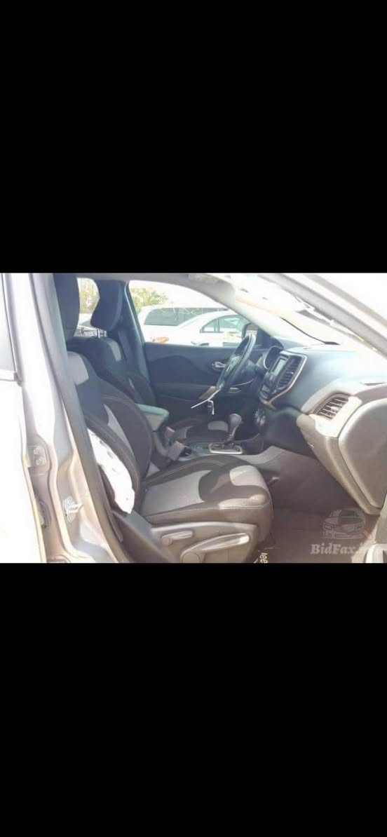 🚘 **جيب شيروكي بزون موديل 2018 للبيع**

🔹 محرك **36000 / – 6 سلندر**
🔹 ماشية **82000 ميل**
🔹 حادث بسيط جداً
🔹 الإيرباك **سليم وما مطاك**
🔹 رقم **كربلاء ** الجديد محوص هزه 

📍 **موقع السيارة:** كربلاء

💰 **السعر: 130 $— بيها مجال

📞 **موبايل / واتساب:  ***********
