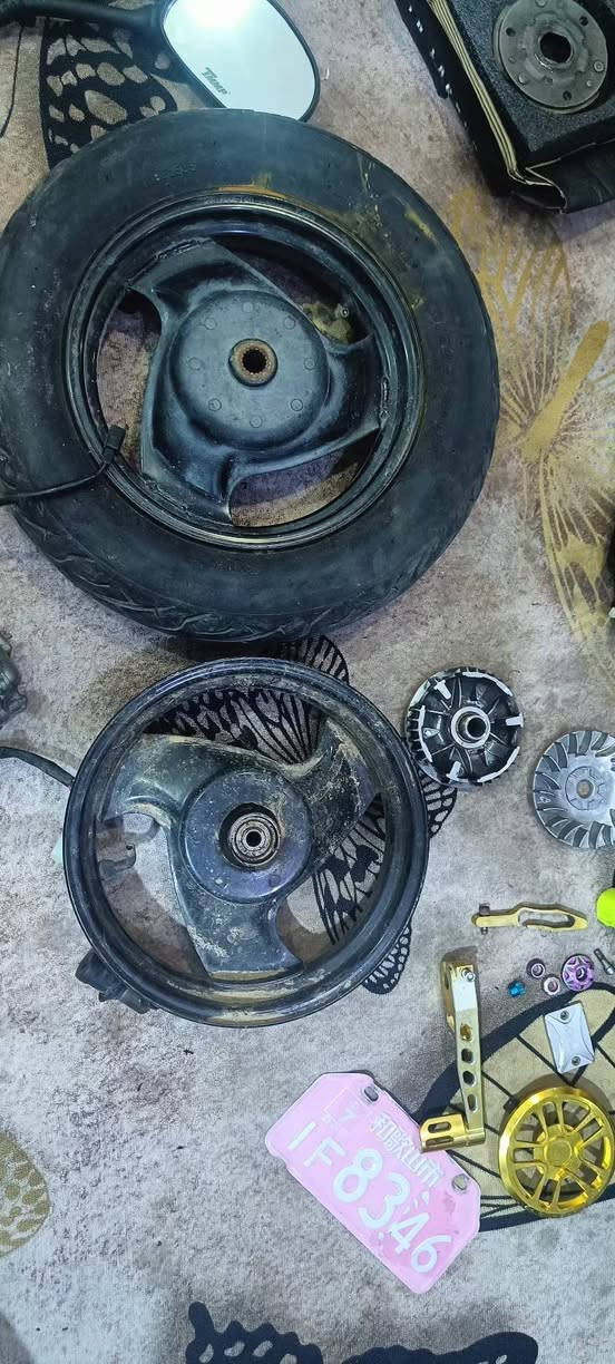 سلام عليكم غراض ماكس للبيع كلمن وسعره
تخم كلجات بلاديه + فايبرات وخرز
وياله بلاديه كابريتر بلادي
جوزه بلاديه
قبل فلاوين ذهبي 
ملقط ذهبي
هندر ذهبي
ترايش ملحات
لحيه ملحه 
شوته
كلج امامي تجاري
رقم وردي 
كصه وماصده
ومرايات
كلمن وسعره *********** خاص موجود
