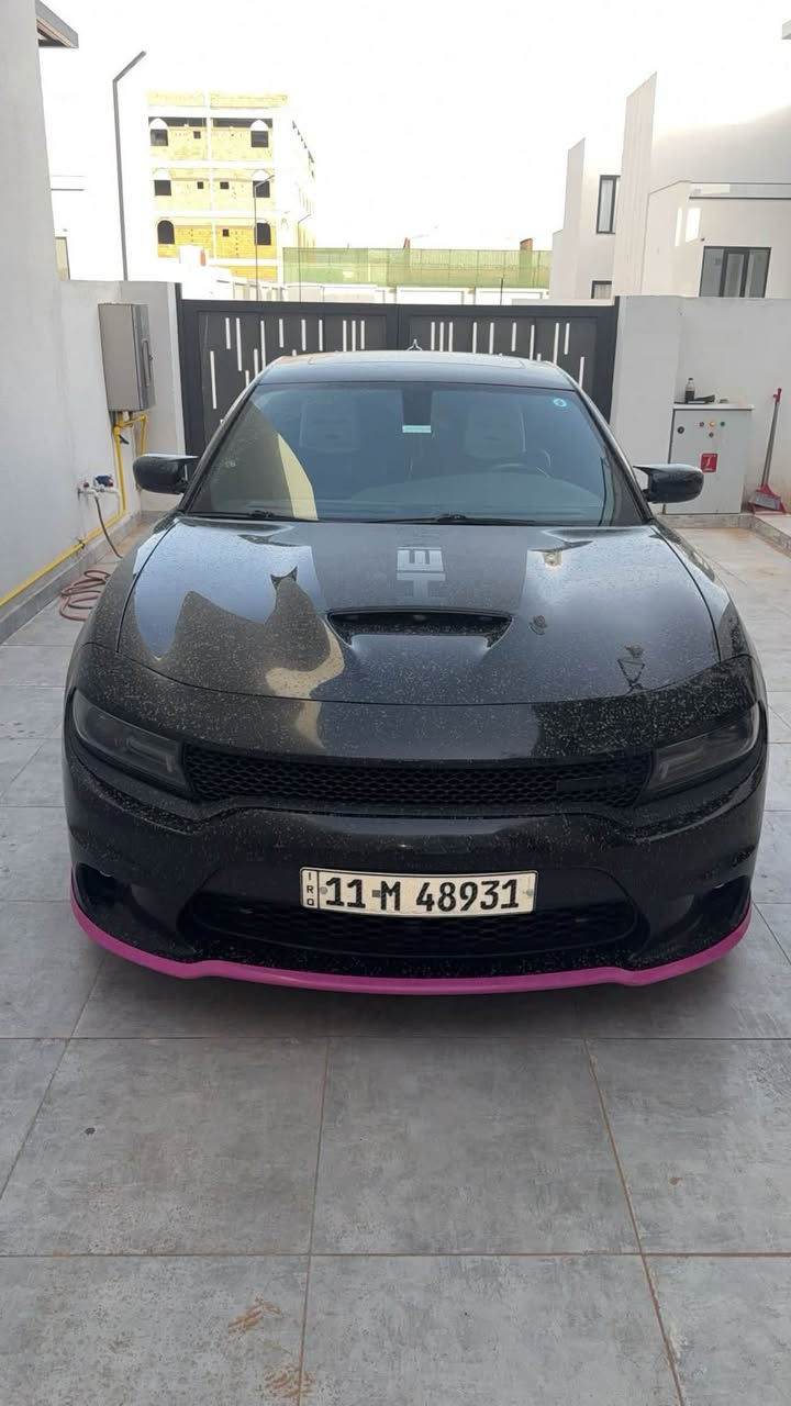 لسلام عليكم من رخصة الادمن
جارجر ارتي R/T 5700 موديل 2020 سوبر تراك باك فول ماكس  فتحة سقف وكرسي حظن جلد ورادار جانبي وعليه اويل كاتش كان رياضي مبرد سائل دهن ،الداخل تغليف كاربون ڤايبر + شفتات رياضي Launch control +ليد متغير الوان 360 درجة، حادث دعامية بدون ايرباك وحافت البنيد اربع اصابع ( مغلفه PPF نانو كامل) ماشيه 98km  بجم كبس 
السيارة جديده وكلش نضيفه وعليه دبات HT POWER دبات تحكم ريموت بلصوت 
سياره بلبصرة ***********
