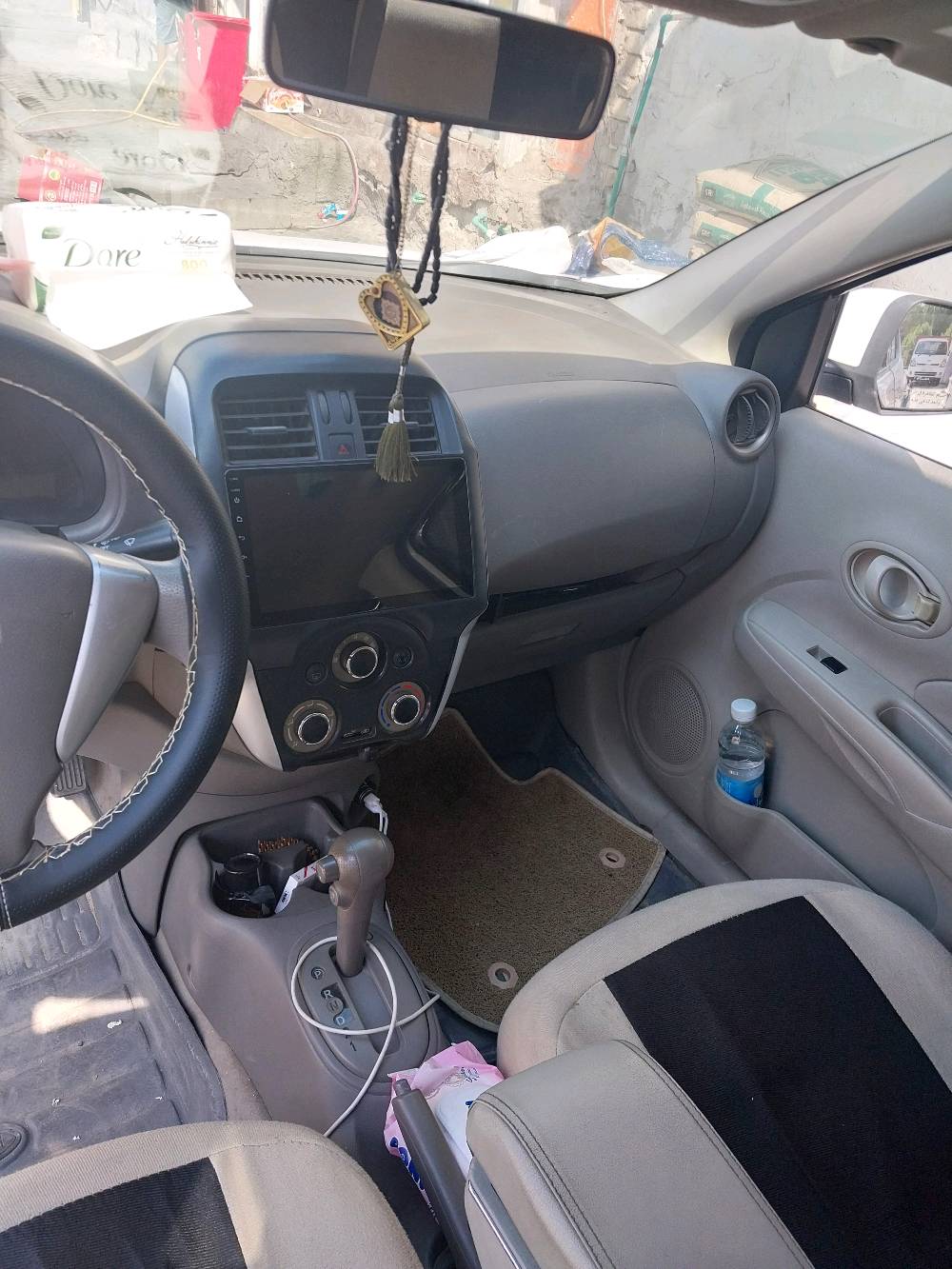 سني هندي بليته زركه موديل 2019 مال جناي سنويه باسمي رقم انكليزي  محرك وكيري وتبريد كفاله ماشيه ١٢٠ ألف سياره نظيفه بيهه ضربه بالصندوق على البارد مرجعينهه مو قويه الضربه وتجي وشوفهه بنفسك وتحكم انته افضل  السعر ٩٠ ورقه مكانهه في مدينة الصدر كياره قطاع ٦٩ قرب جامع القدس