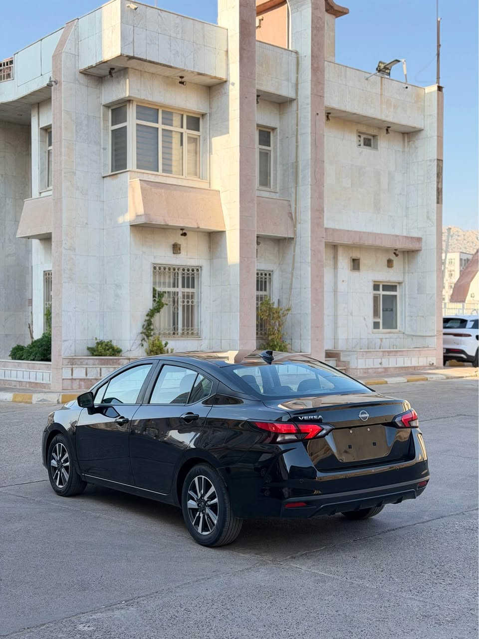 NISSAN VERSA SV 2025✅

صبغ/بس بولند 

ايرباگ/ستيرن طاك مرجع سستم

سيارة ماشيه 16800 mile

سيارة جديده بدون اي مصرف جاهز 

سياره كاتي تترقم شمالي اربيل،دهوك،سليمانيه،هلبجه

مكان سياره عقره مدينة معارض معرض روژ كارس✅

وعندي أنواع سيارات جديده للاخير 

رقم موبايل/*********** واتساب فايبر✅ اكر, نينوى
