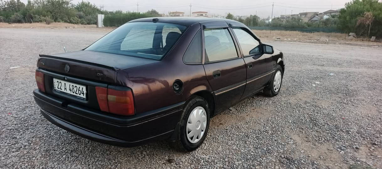 السلام عليكم 
فكترا موديل 1992 حجم 18 بلادي 
رقم اربيل دولي السيارة جاهزة من كلشي طخم تايرات جدد دوشمه جديدة بخ عام جمالية فقط بدون ضرر وحادث كير بشرط محرك بيها نفخ
شرط التحويل والغرامات (عليها ورقيتن غرامات تنزل من سعرها) السعر 34
اربيل قضاء خبات
***********
*********** أربيل, العراق
