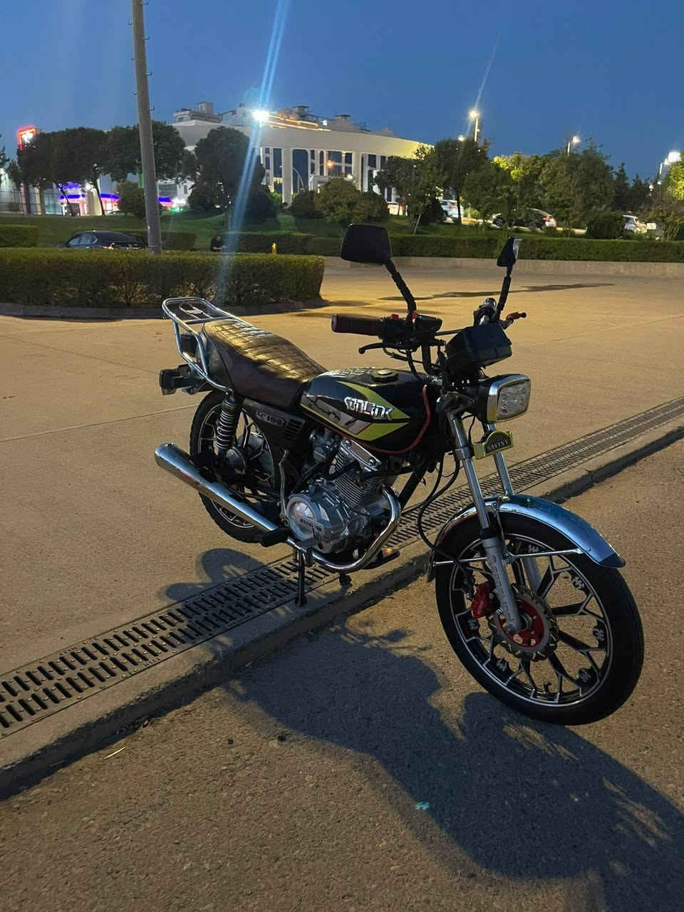 سلام عليكم للبيع ماطور سونيك  محرك 150cc موديل 2024 ماناقصو ربع سعر 650 وبي مجال عنوان اربيل رقم واتساب ***********
