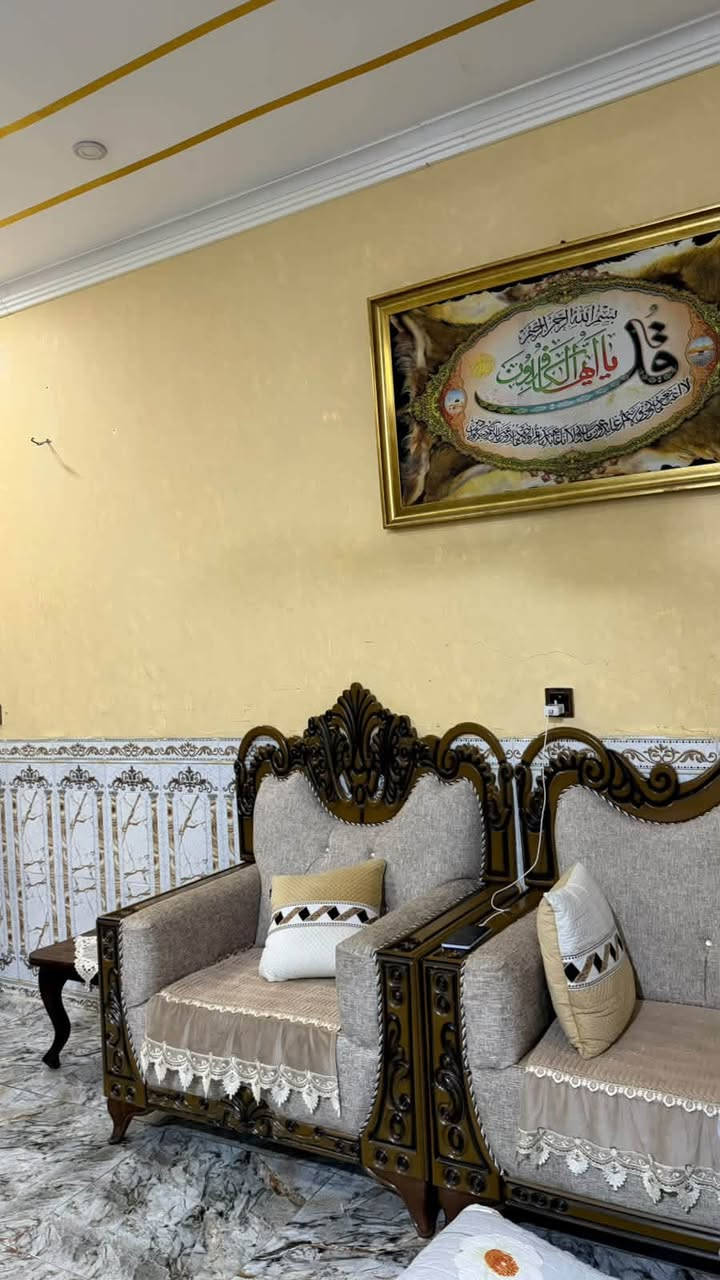 تخم ١٠ مقاعد نضيف جديد صار ٤ اشهر من شترينا  للبيع سعره مليون وربع
