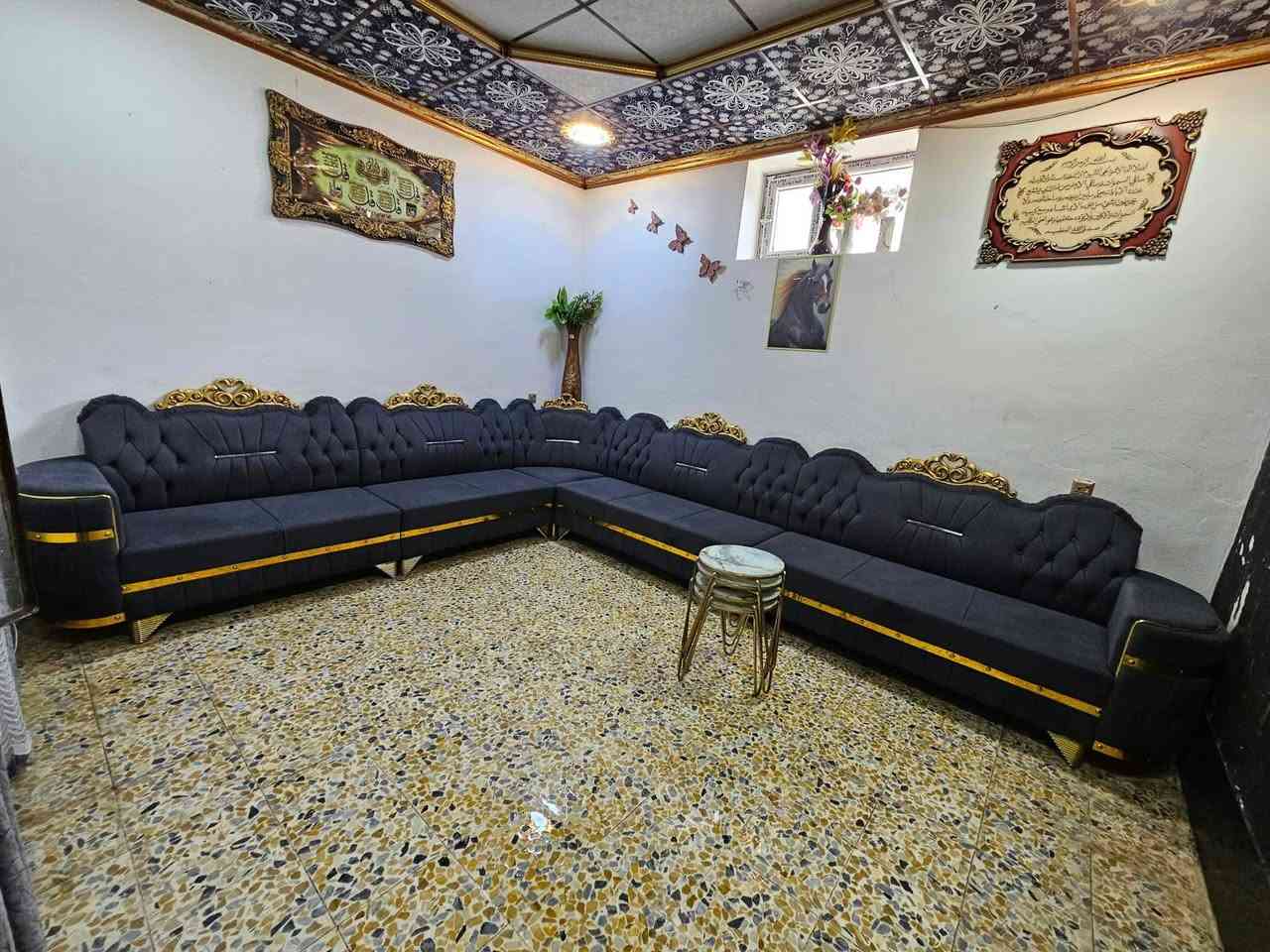 ديوان فصال شغل ثقيل
جديد استخدام شهرين
السعر 550
المكان كراج الشمال 
شراي اتفضل عالخاص
