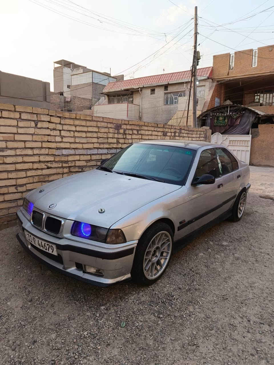 سلام عليكم بيع او مراوس ...بي ام E36 موديل ٩٤ مسكر اوتو يرادلها ترتيبات بسيطة لأن متروكة السيارة حاليا شغالة وترايك للبصرة مكاني بغداد جديدة ‏‪***********‬‏
