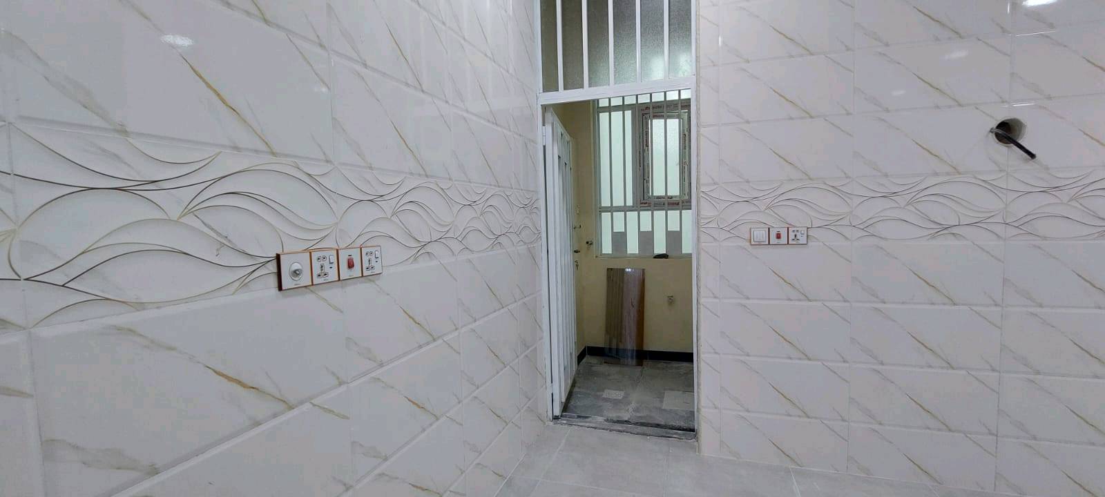 للبيع بيتان متجاوران – فرصة مميزة للسكن أو الاستثمار
📍 الموقع: حي العسكري – مدارس، قرب مستوصف اليرموك الجديد
🔹 المساحة: كل بيت 100 م²
🔹 إمكانية البيع منفردًا أو بيع البيتين معًا
🔹 طابو صرف لكل بيت
🔹 بناء درجة أولى وبمواصفات عالية
🔹 استخدام مواد بناء درجة أولى، وليست درجة ثانية
🔹 نظام صحيات حديث
🔹 خريطة وتصميم حديث بإشراف مهندس ذو خبرة 20 سنة في مجال البناء
🔹 تشطيب وبناء مدروس بعناية لضمان الجودة والمتانة
✨ موقع مميز + بناء حديث + سند طابو صرف📞 للاتصال للأستفسار:
***********
للجادين فقط، للاستفسار ومعرفة السعر والتفاصيل يرجى الاتصال.
شكد عدد الغرف والتوزيع بكل بيت بالضبط؟ (غرف نوم، صالة، مطبخ، حمامات/مرافق): 
1
البيوت جاهزة للسكن هسه لو بعد بيها شغل/تكميل؟ وإذا جاهزة، منو متى منتهين من البناء؟: 
جاهزه للسكن
كم واجهة البيت وشنو عمق/طول الأرض بالتفصيل؟ وهل الواجهة على شارع عريض لو فرعي؟: 
5×20
شنو السعر المطلوب لكل بيت، وشنو قابلية التفاوض؟ وإذا يريد المشتري بيت واحد لو البيتين، أكو فرق بالسعر؟: 
115مليون نفس سعر