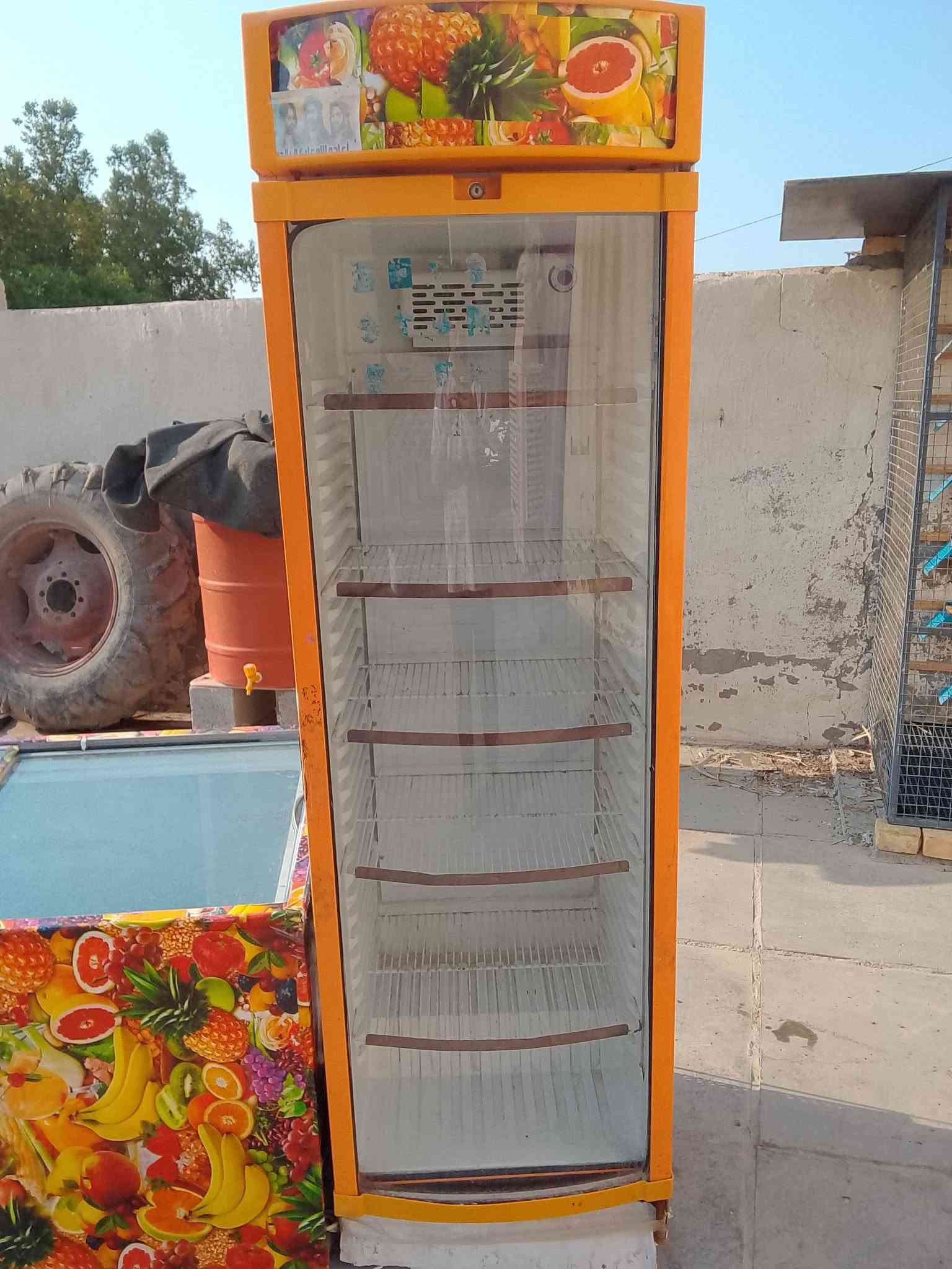 السلام عليكم برادات للبيع 250 وياه المجمده المكان ميسان
***********
