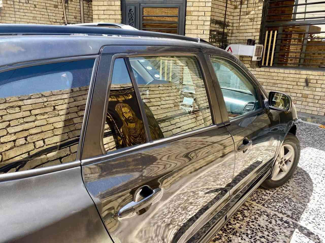 ادوات ادوات ادوات سنتافي 2009 خليجي فول مواصفات واحد على واحد محرك 6سلندر حجم 2700 بانزين كير ومحرك كفاله جاهزة رقم وسنويه شمالي تخم تاير باتري جديد تبريد 3قطع دواخل بيجي 7راكب فتحه وتحكم ستيرن  السعر 42 وبي مجال رقم صاحب السياره *********** ابو عباس
