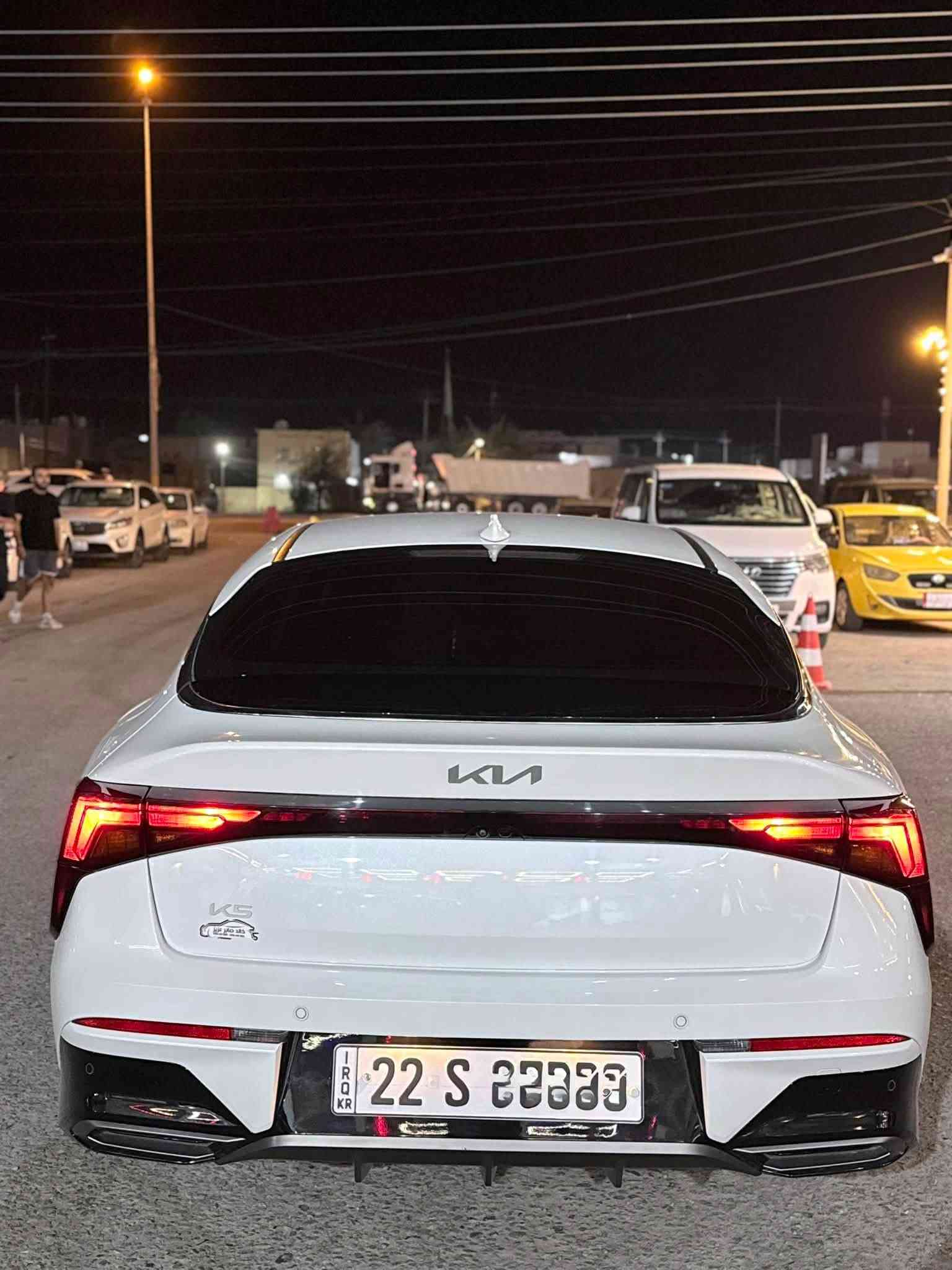 السلام عليكم K5 موديل 2026 خليجي كفالة عامة من الشخط من الرصعة سيارة جديدة بحالة الوكالة زيرو … ماشية 9000 وقابلة للزيادة محرك 2500 فول مواصفات عدا البنوراما هاند بريك كهرباء كشن كهرباء عداد دجتال وشاشة Android Auto و Apple CarPlay وانظمة قيادة Eco و Normal و Sport ولد امامي ولايت زنون وحساسات امامي خلفي رادار امامي دواخل جلد تبريد قطعتين دخول ذكي بصمة عدد 2 ترحيب تشغيل عن بعد وهواي بيها مواصفات بعد 
العنوان البصرة
 للاستفسار (***********)
