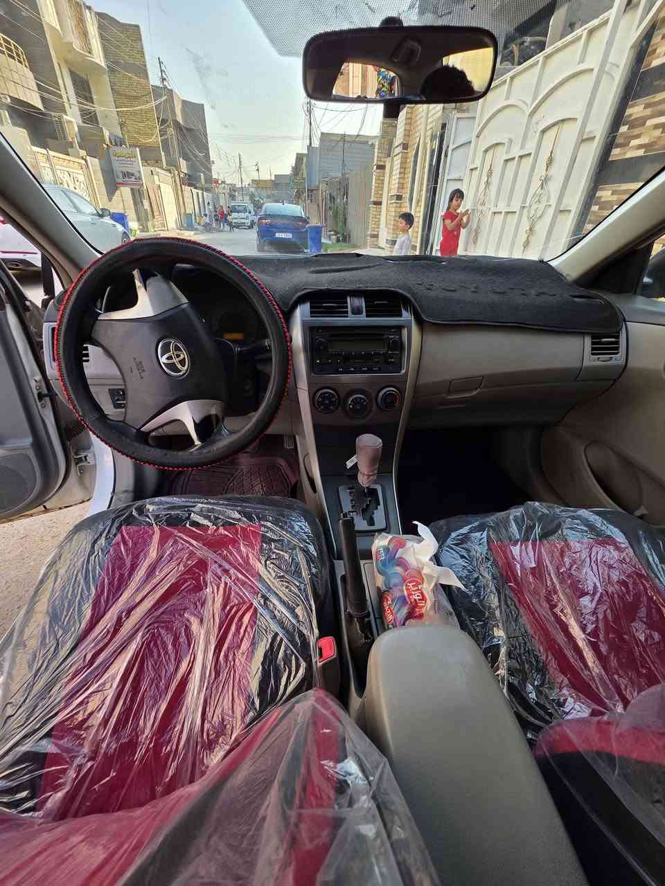كورلا خليجي الشركة العامة موديل ٢٠١١ 
رقم بغداد بأسمي سياره مصبوغه حزام والمكينه تنقص دهن قليل .
كير وتبريد وصدر بوضعية جيدة  السعر ١٠٢ $ وبيها مجال بسيط .
للاستفسار الاتصال ***********_*********** 
مكان السيارة بغداد جسر ديالى
