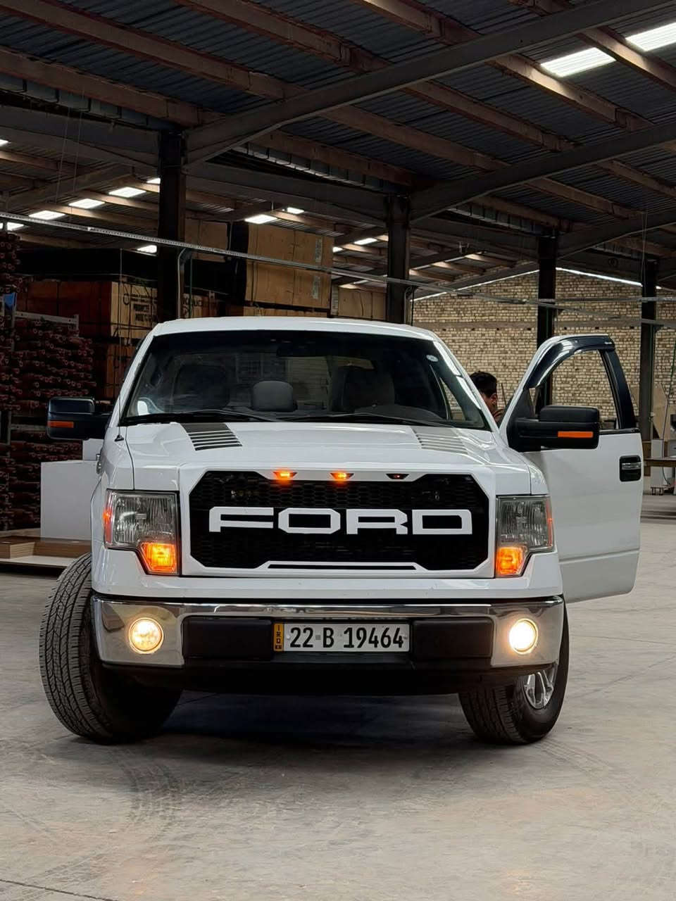 للبيع فورد F150 موديل 2011
خليجيه وكاله نيفا  
سيارة قوية ونظيفة وجاهزة للاستخدام
محرك كير تبريد تدفئه صدر كله جاهز 
 بدون أي مصاريف.
✅ وارد خليجي  
✅ محرك 8 سلندر 5000 المرغوب
✅ تدفئه تبريد شغاله بدون اي ملاحظات 

المواصفات:  
• باب طويل بدي قصير  
• ويل 18 مال جمسي حديث  سعره 800   
• شاشة + كاميرا خلفية  
• كشن منفصل  
• درج في باب البدي لسهولة الاستخدام  
• اضافة منظومة غاز 80 لتر (اقتصادية بالصرف)

⚙️ الحالة:  
المكينة، الكير، التبريد والتدفئة كلها تمام وجاهزة.

📄 السنوية: أربيل باسمي – تحويل مباشر  
📍 المكان: بغداد

💰 السعر: 140 قفل سعر نهائي

📞 الاتصال: ***********
