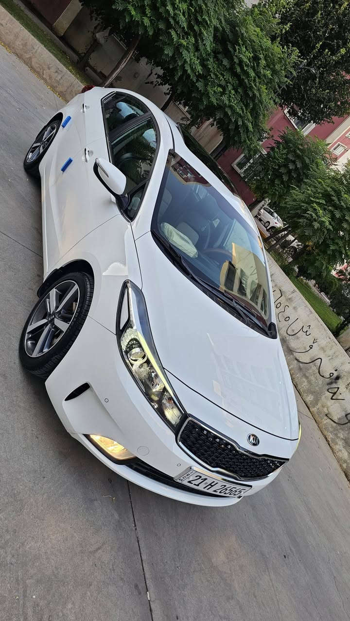 ﷽
سيراتو 2017 خليجي 
فول مواصفات 1/1 VIP ابيض ثلجي 
مكينه دوش DOHC 2000 گير ومكينه مكفولات برغي ما مفتوح بشرط ماشيه 71 الف كيلومتر على ايد وحده من الشركه
السياره مكفوله كفاله عامه من الصبغ والبارد والفتح والتبديل انظف سيراتو بموديلها الفضل لله حته الدعاميات بشرط والسونار بالمنشور
استيراد شركة البخيت مواصفاتها
فتحة سقف سلايد/ بصمة تشغيل وابواب وصندوق/ كشنات جلد بلادي لونين كشن السايق كهربآئي/ وضعيتين خزن ميموري/ فول تحكمات ستيرن/ اشاير بالمري مرايات اوتو شفط / گير اوتوماتيك وعادي وشفتات تحكم گير بالستيرن/ تبريد مركزي قطعتين/ ثلاجه بالچكمجه/ شاشه لمس وكامره خلفيه بلاديات/ انارة ترحيب باليدات والمرايات/ حساسات امامي خلفي/ لد حاجب امامي نهاري لايتات زنون عدسات متحركه بروجكترات اماميه بگ لايت خلفي لد شمعه/ الصندوگ يفتح تلقآئي عند الاقتراب/ 5 ويل كب حجم 17 بريك 4 دسكات/ مانع انزلاق ونظام ABS وانظمة قياده ايكو ونورمال وسبورت وكروس تحديد سرعه ...
تخم تايرات جديد حداديتها وتفاصيلها مال زيرو بصمتين الشركه البلاديه والكتلوكات والعده وياها گاعيه الداخل والصندوگ تغليف جلد 
رقم سليمانيه الدولي الجديد (شبه مميز) هزه وبراد جديدات سنويه جديده الى2031 باسمي تحويل مباشر بنفس اليوم
مكان السياره بالسليمانيه امام الفاملي مول
السعر 155$ ومجال بسيط جداً
الشراي يتصل على الرقم ***********
