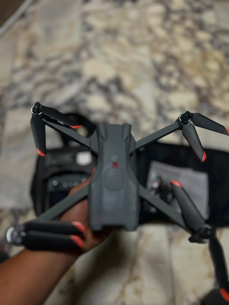 درون T8 GPS دروج حلوه ومرتبه كسر كارتون جديده طايره مره وحده فحص خاليه من اي عطل او عيب درون جديده نضافه %100 معه ريش احتياطيه تصوير 4k كمبل مانع اهتزاز مانع اصتدام السعر 475بيه مجال
للطيبين رقمي ***********
