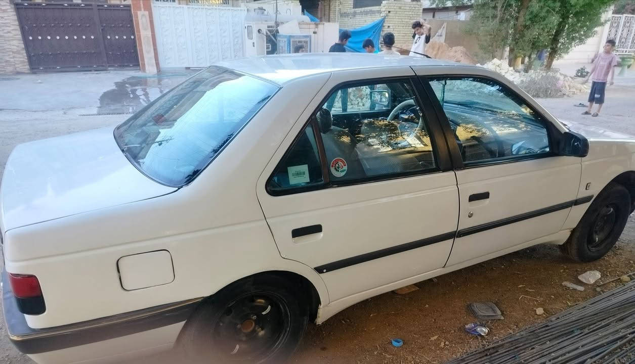 سيارة بيجو GLX للبيع 
موديل 2012 لونها أبيض 
(فقط التبريد عاطل) الباقي كله يشتغل
العنوان بغداد /حي اور 
للاتصال***********
سعرها بـ37 ورقه وبيها مجال بسيط
