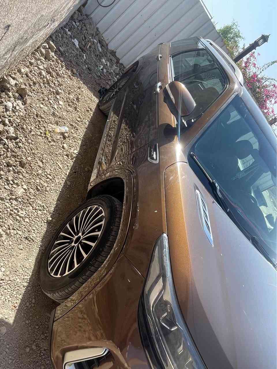 السلام عليكم

شانجان cs 95 

موديل ٢٠٢٢ 

لون ذهبي 

داخل جكليتي 

بيها جاملغ صبغ ودعاميه 

 والباقي كله صيانه جديده 

السياره دهن كير جديد ونوزلات وبلكات وفيت بم ومجاول 

تايرات جدد وصدر جديد وباتري جديد وقوايس جديده ورولات جدد واتر بم جديد 

دسكات وبنزات جيب لاريدو 

جامع اماميه جديده 

السياره حره 

مواصفات كامرات ٤ رادارات اشارات ترحيب لدات زينون جلد كهرباء تشغيل عن بعد بصمات جنطه كهرباء ٧ راكب ٣ قطع تبريد كشنات ميموري تحكمات ستيرن بانوراما مري شفط ويل كب وفور ويل ودبل اشاره بالمري مري شفط رادارات جانبيه واماميه وخلفيه حساسات اماميه وخلفيه وجانبيه 

السياره جاهزه من كلشي فقط نقص بيها شريط ستيرن وبيها فتحة تبريد مكسوره الكفر فقط وماسكة اليد الوره مكسوره والباقي اي نقص مابيها

*********** 
السعر ٢٠ مليون بغداد, العراق
