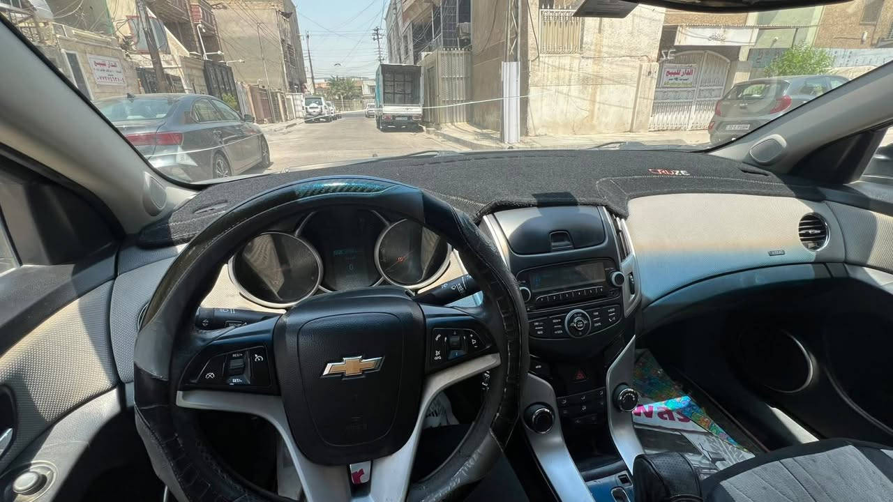 � للبيع شفروليت كروز خليجي 2017 🚘
▫️ تحكم ستيرن جهتين
▫️ محرك وكير نظيف
▫️ تبريد ثلج ❄️
▫️ بطارية جديدة 🔋
▫️ زوج تايرات جديدة
▫️ حدادية 70%
▫️ توجد بعض الملاحظات في كشر السيارة مكفولة من الضرر القوي و الصبغ 
▫️ السعر ٨٠ وبيها مجال للطيبين

📞 للاستفسار والتواصل: [***********]
