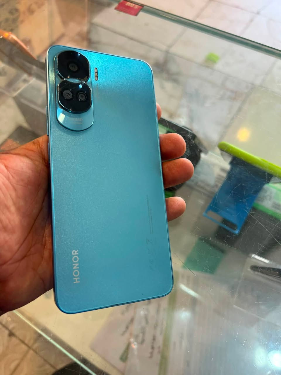 السلام عليكم  
هونر ٩٠ لايت للبيع 
Honer 90 lite
ذاكرة 256GB
حجم البطارية (4500mAh)
الكامرة  (100MP)
الجهاز نضيف مثل ما موضح بالصور تجي تفحص 
***********
