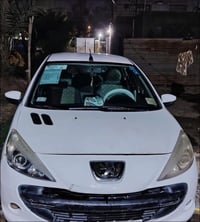بيجو 207i • ٢٠١٧ • اوتوماتيك