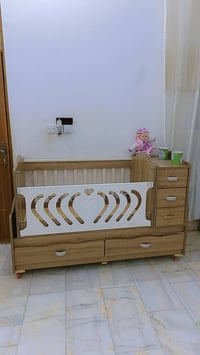 سرير أطفال • ثابت • حتى ٦ سنوات
