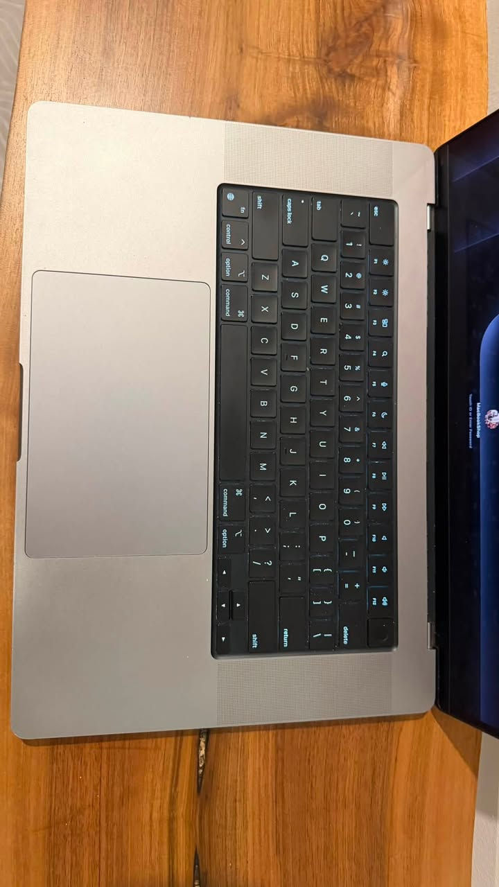 macbook M1 Pro 2021
battery 84 
cycle count 370 
512g hard
ram 32gb
***********
erbil
1050$
