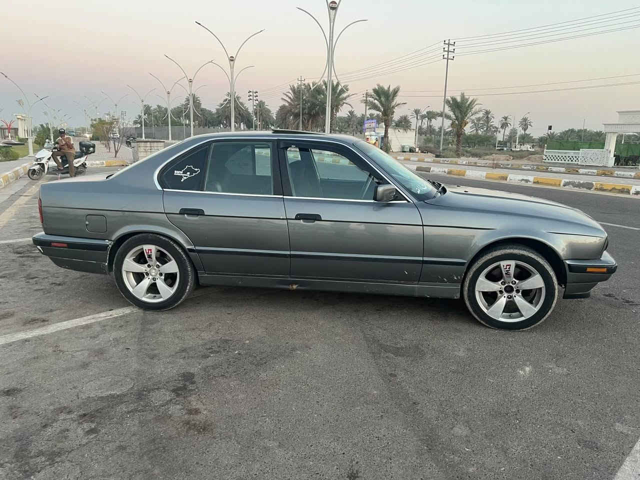 بي إم 535 محرك محور صقر 28
موديل 91
السياره جديدة مصبوغه جماليه بدون أي ضربة أو معجون
كير محرك تبريد كله مكفول السيارة جديدة بمعنى الكلمة
السعر 48وبيها مجال 
***********
