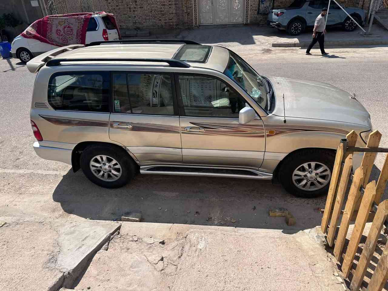 السلام عليكم اخوان
سياره لاندكروز للبيع موديل 2004 محدثه السياره 2007 للتوضيح مصبوغه صبغ عام اثر شخوط وجراد سياره حلوه وفول مواصفات كشنات تدفئه تبريد تحكمات ستيرن جير اوتوماتيك فورويل سياره جديده وما جناي والعنوان بغداد حي اور قرب جامع عمار بن ياسر والسعر 98 وبيها مجال بسيط الهاتف ***********
