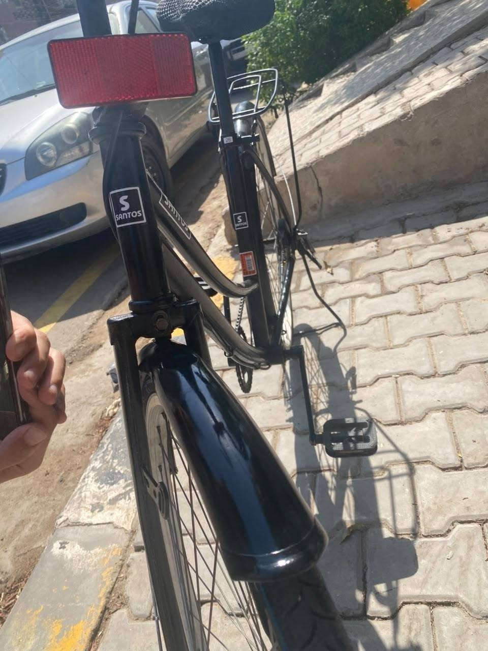 سلام عليكم
لون اسود 
بايسكل للبيع بناتي 🚲
البايسكل لون مميز جداً  وقطعة نادرة    ✔️
البايسكل صنع في اليابان✅
وزن خفيف جداً 💯
الحجم.  26فريم عالي   👌
البايسكل مختم بكل مكان كلة ختم واحد ♣️
البريكات جدد    
التايرات تايرات جدد    
البايسكل كلش ناعم وسريع بلمشي ومريح بلسياقة 
البايسكل نضيف جداً كما موضح بلصورة 
البايسكل بلحقيقة احلة من الصور.📸
السعر80 الف وبي مجال  💬
التواصل *********** واتساب او اتصال 📱☎️
العنوان: النجف حي الحسين

