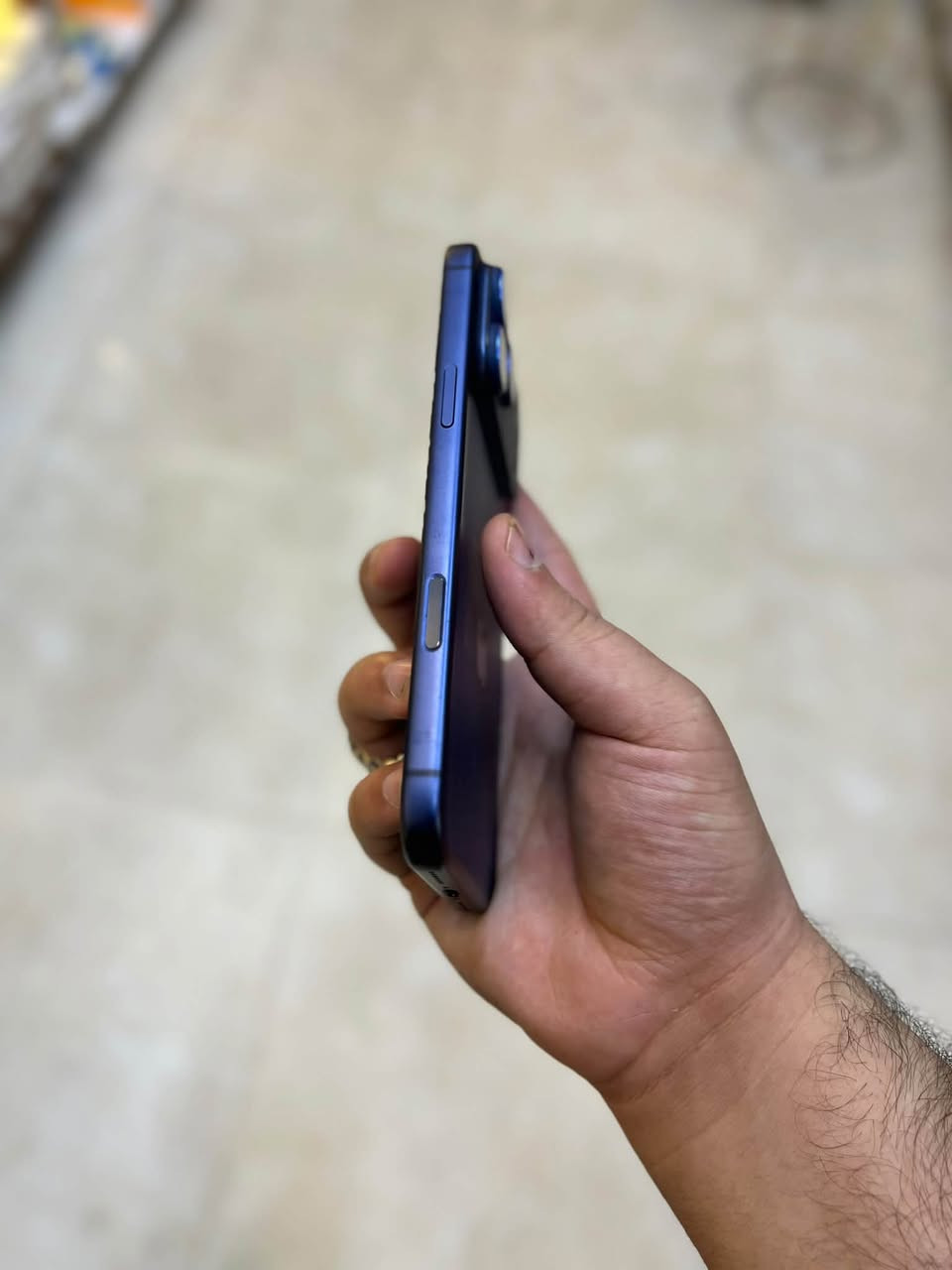 مركز الزاهد فون

🔥 iPhone 17 Pro Max

💙 Navy | نيلي
💾 256GB | ذاكرة
🔋 100% | Battery Health
🔄 50 Cycles | عدد دورات الشحن
🌍 Middle East | شرق أوسط
🛡️ Master Warranty | ضمان الماستر

📞 *********** | WhatsApp
🚚 توصيل لجميع أنحاء العراق
