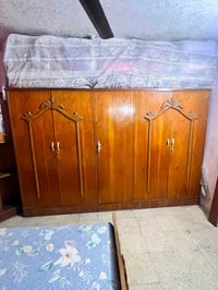 سلام عليك غرفه مستخدمه للبيع نضيفه السعر 350 العنوان بغداد 07717678506