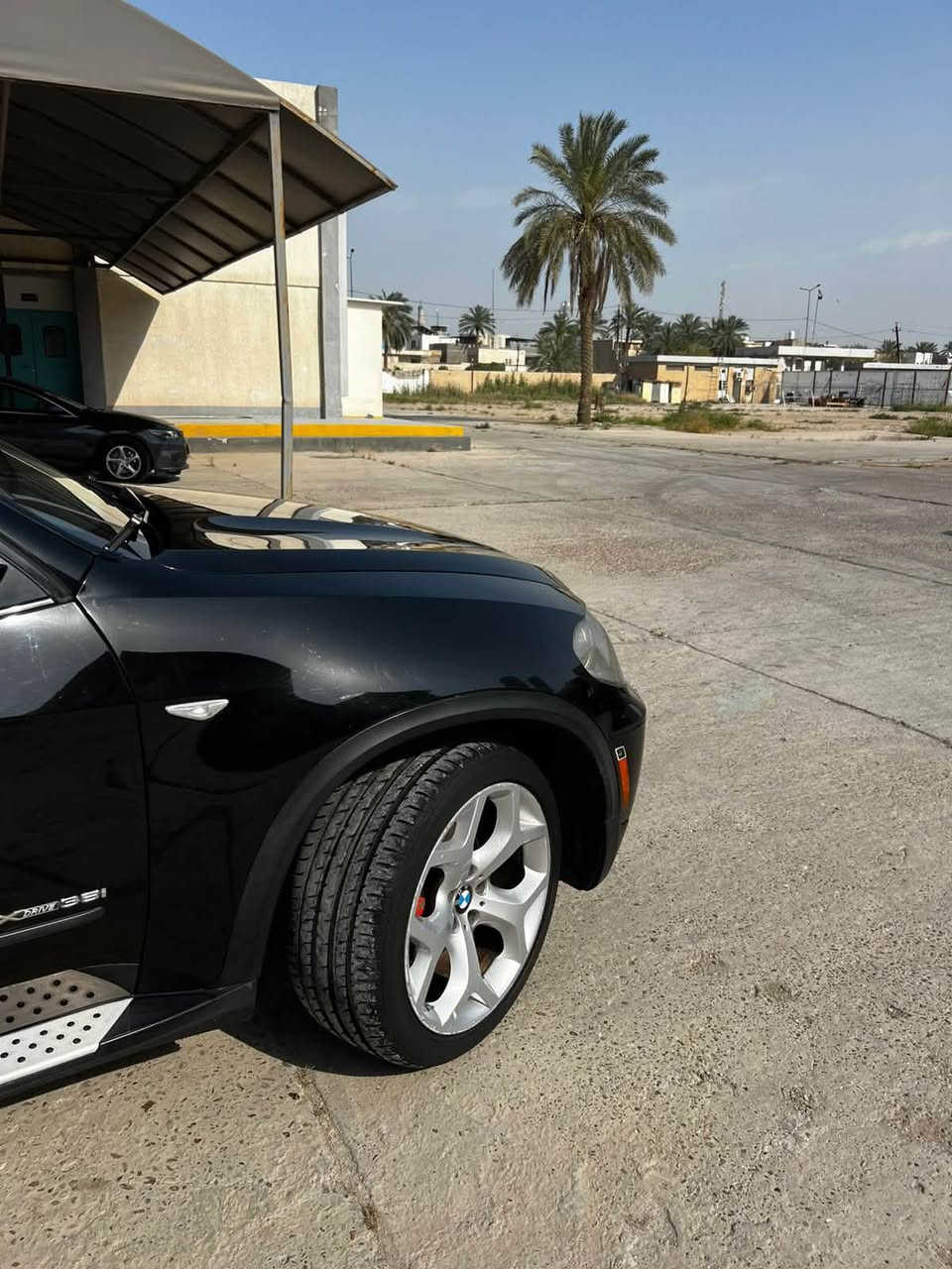 السلام عليكم ورحمة الله وبركاته 
من بعد اذن الادمن والاخوة المحترمون 

للبيع فقط فقط فقط (E70 X5)
موديل 2013 اصل رقم بغداد 
وارد مكفولة كافلة عامة بدون ضرر/صبغ
ماشية 66 الف حقيقي قابلة للزيادة 
فول مواصفات والسيارة كدامك الشراي يجي ويشلع العيون مستعجل على البيع 

جماعة الاتصالات والعملة 
اصحاب الستيرن اليمنة القيادة الذاتية للنساء 
اصحاب مرتي تخربطت وابني وكع وتعلك العالم بحلالها خلي فلوسك عندك واكعد 🤫

السعر 140 ورقة بيها مجال للشراي 
مكان السيارة بغداد / حي القاهرة 
***********
