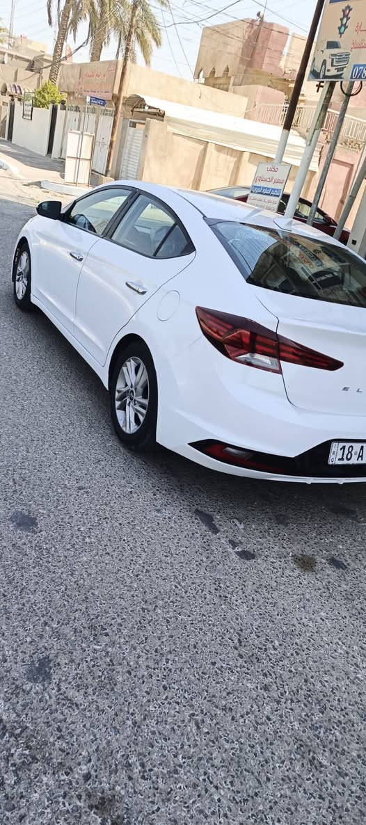 السلام عليكم
النترا كندي2019 رقم بابل انكليزي بسمي
حادثها جاملغ وبنيد بدون دواخل
السياره جديده
كير محرك بحاله جيده حجم المحرك 2000 دوش كير AT
 السعر 128 
مكان السياره كربلاء للاستفسار ***********

