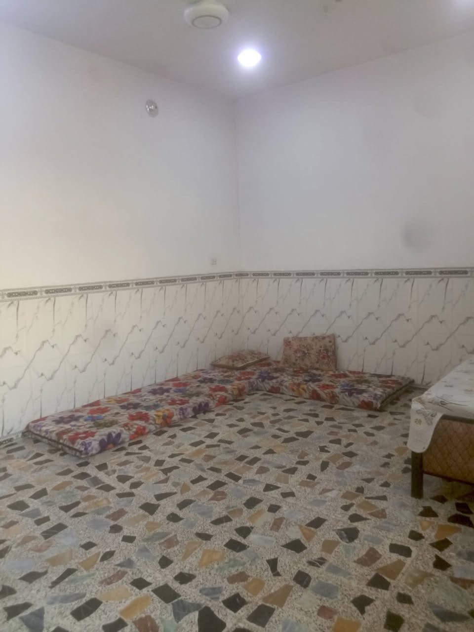 سلام وعليكم دار طابو زراعي للبيع سند 25 مساحه 100 مربع خلف اسواق الرحمن للاتصال ***********
