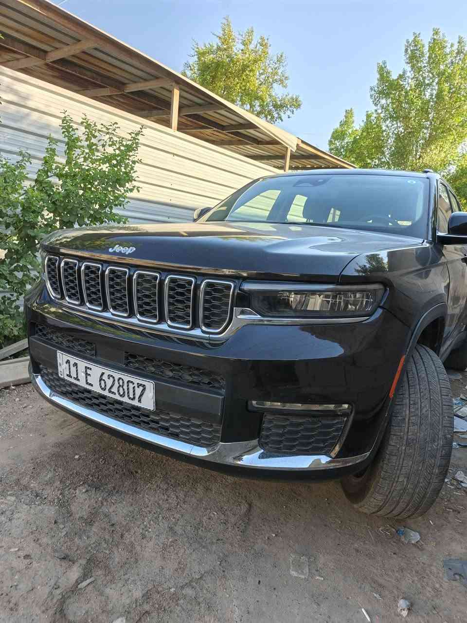 للبيع جيب كراند شيروكي الشكل الجديد ٢٣ كتاب شهداء السعر ٢٠٠ وبيهه مجال ***********
