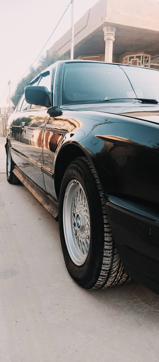 للبيع BMWموديل 91رقم بغداد لون اسود صبغ عام للجماليه محرك 35مفتوح كير اوتو السعر 48وبيه مجال العنوان ديالى الخالص للتواصل ***********
