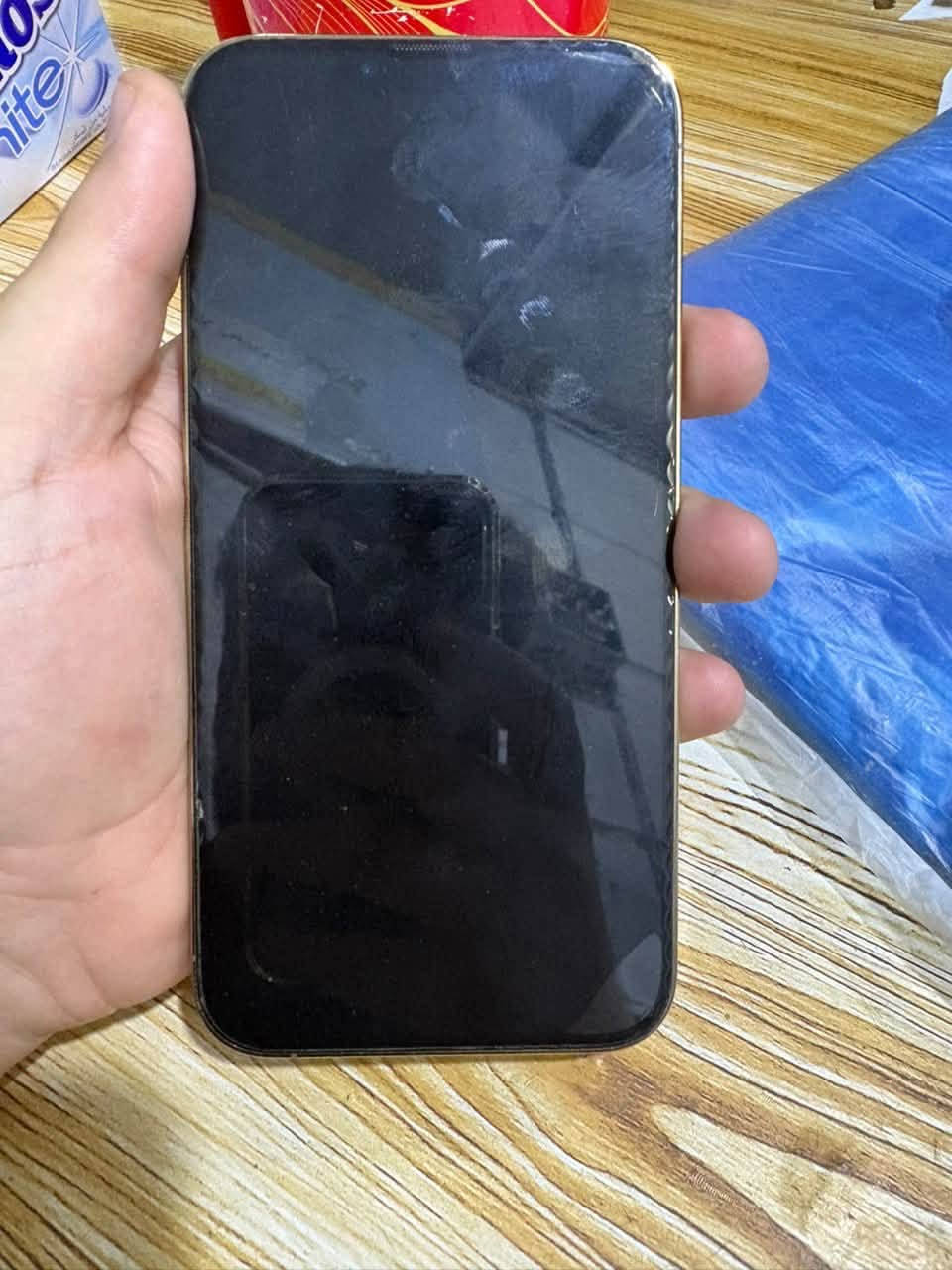 آيفون ١٣ برو ماكس • بطارية ٧٧٪ • خلل بفتحة العدسة
